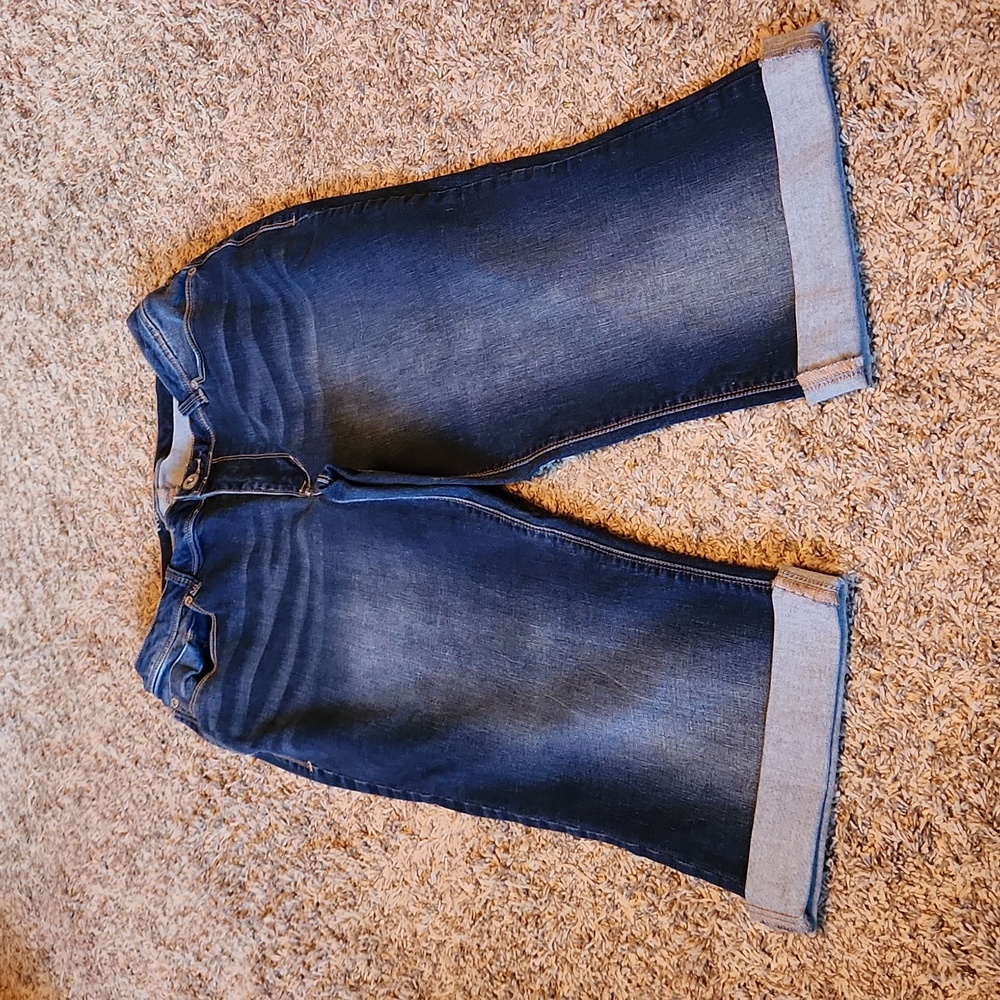 Maurices Curvy Cropped Denim